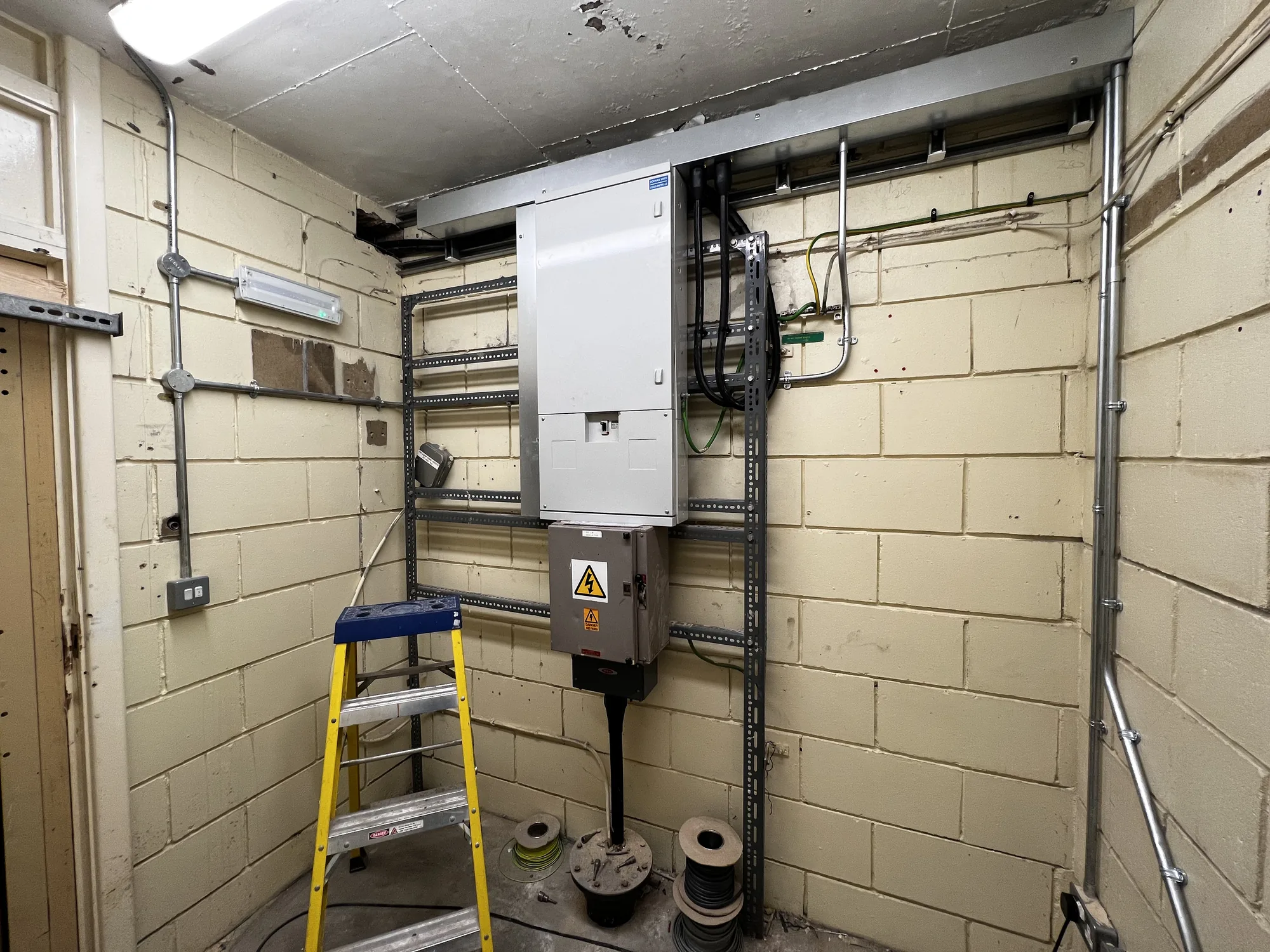 Commercial distribution board wiring