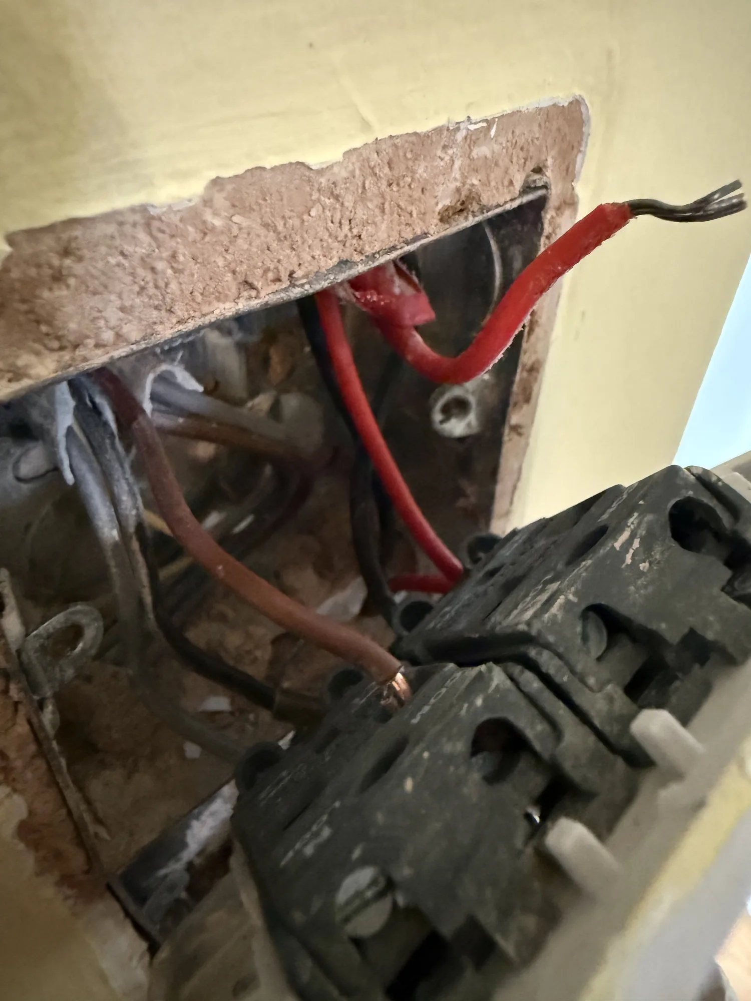 Testing socket outlets for safety